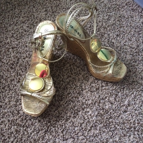 Super cute gold wedges