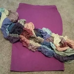 🚫 SOLD🚫Pencil skirt and scarf bundle.