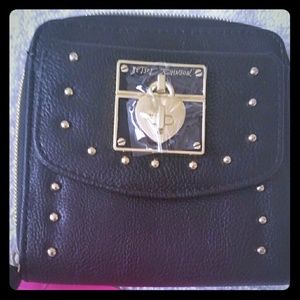 SOLD SOLD BETSEY JOHNSON GOLD HEART WALLET! NWT