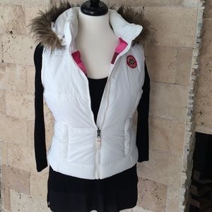 NWOT. Winter vest with removable faux fur hood