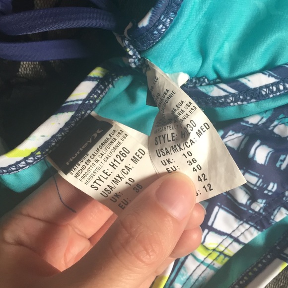 Bikini - Picture 4 of 4