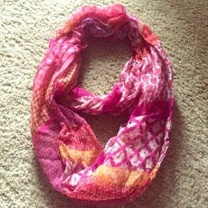 Beautiful pink scarf!