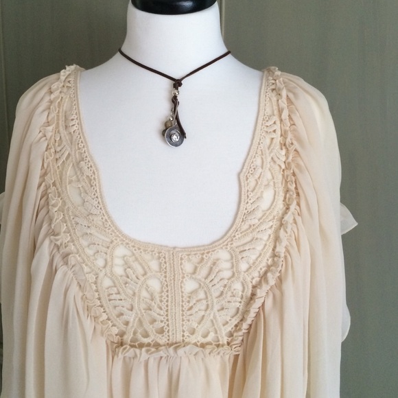 Host Pick. VS Detailed sheer cream shirt - Picture 2 of 4