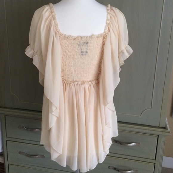 Host Pick. VS Detailed sheer cream shirt - Picture 4 of 4