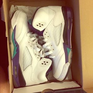Jordan grape 5s with original box great condition