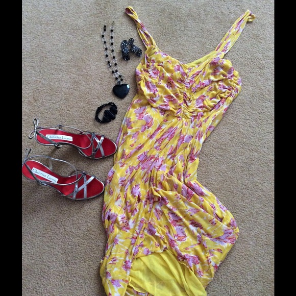 Brand new DVF  size 10.
Never worn. - Picture 2 of 4