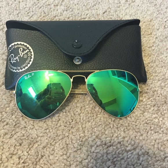 Green aviator Ray Ban