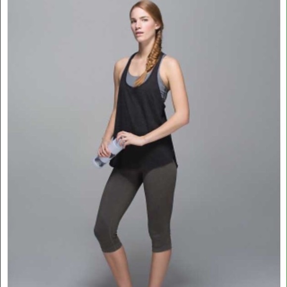 In the Flow II light gray crops