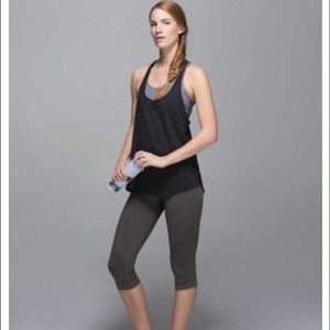 In the Flow II light gray crops