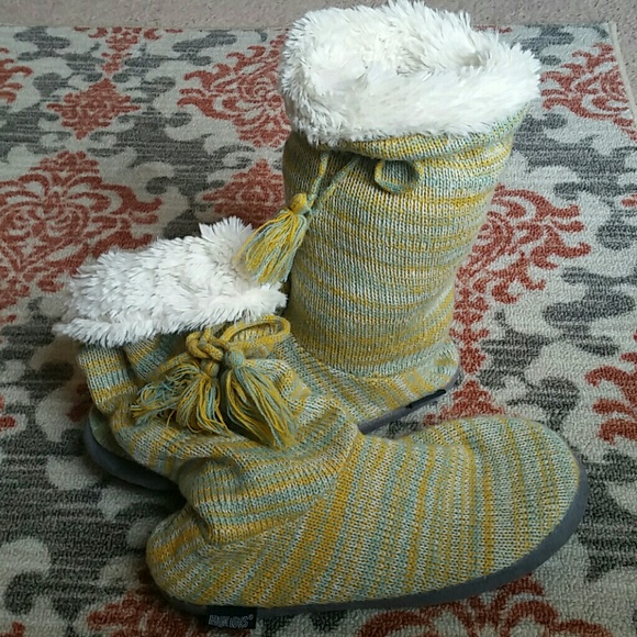 **SOLD IN BUNDLE** Muk Luks Furry Boots