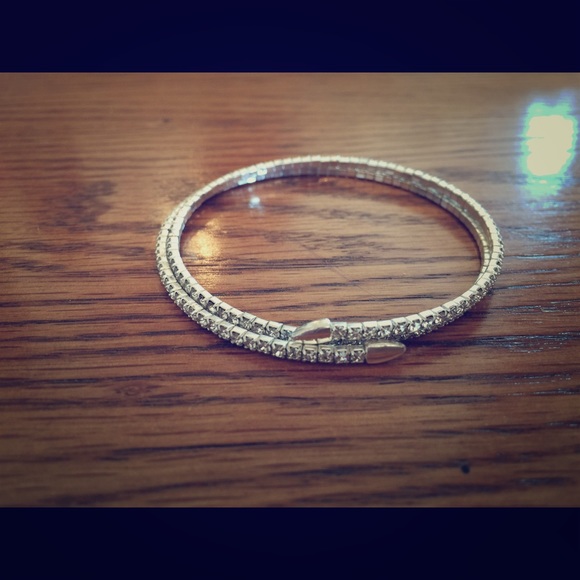 Stella & Dot Radiance Coil Bracelet -- silver