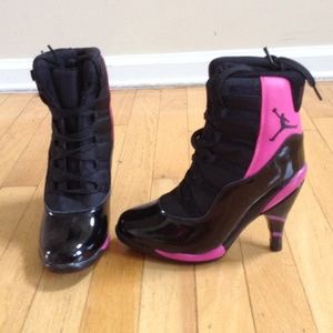 BRAND NEW AIR JORDAN 11 BOOTS!!!!😀