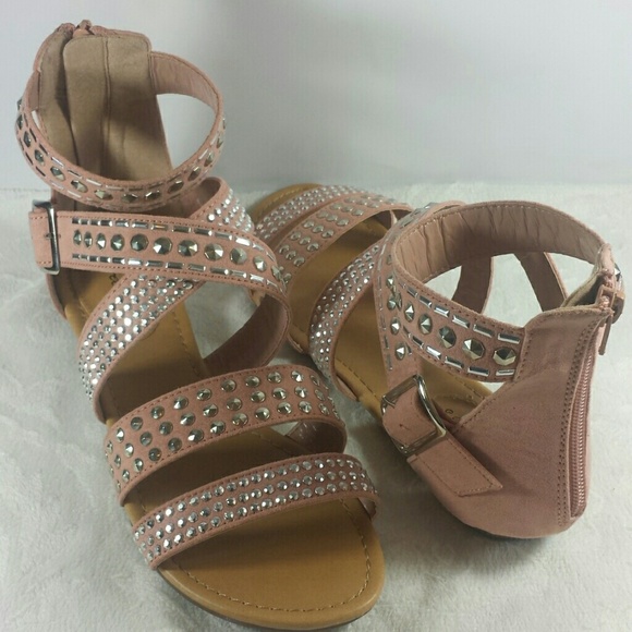 Breckelles Shoes - Super cute gladiator Sandals