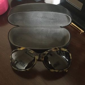 NWOT Vera Wang Sunglasses!