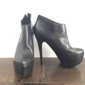 Steve Madden black heels