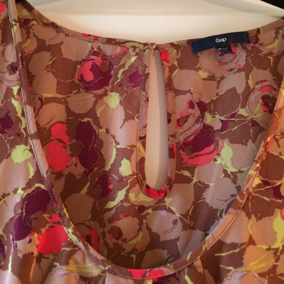 Fun work top! - Picture 3 of 4