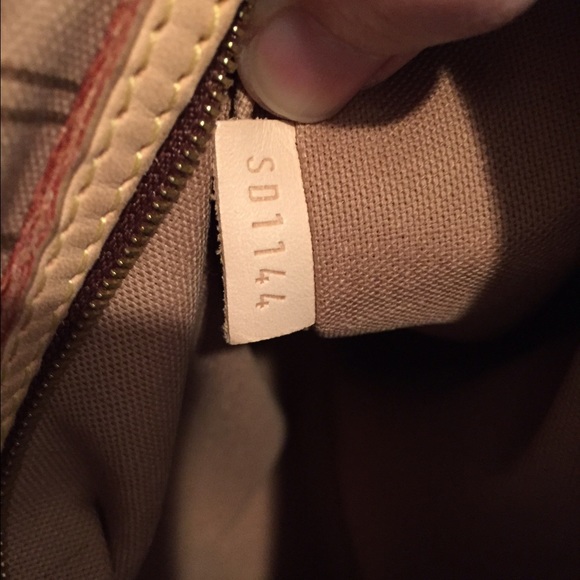 Additional photos Vuitton delightful MM