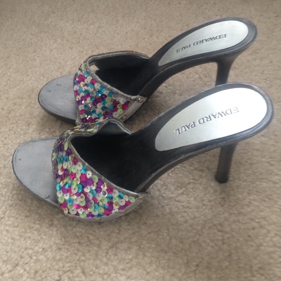 Heel - Picture 2 of 3