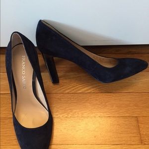 Franco Sarto Navy Suede Heels Size 7