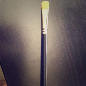 MAC Authentic #242 Shader Brush