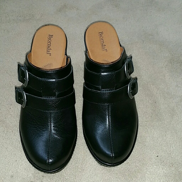 Comfortable like new clogs 3 inches high..
