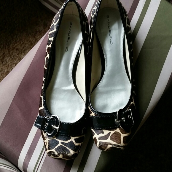 Giraffe print flats