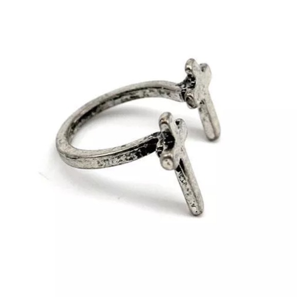 π₯Rustic-Style Double Cross Ring - Picture 4 of 4