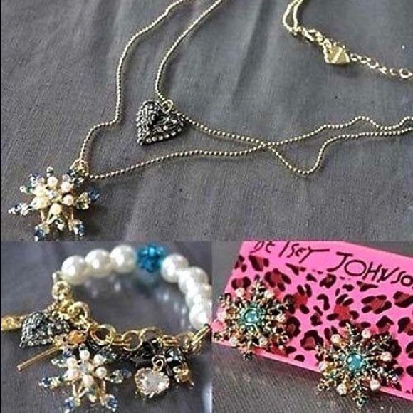 Betsey Snowflake Jewelry Set