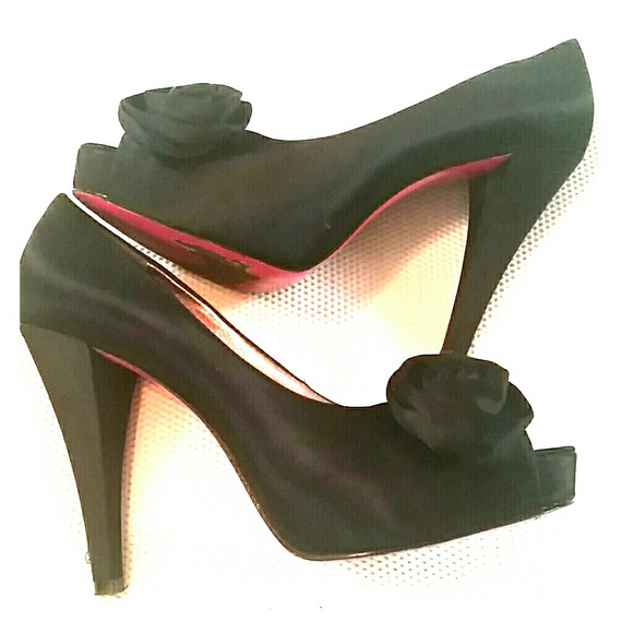 Paris Hilton pumps