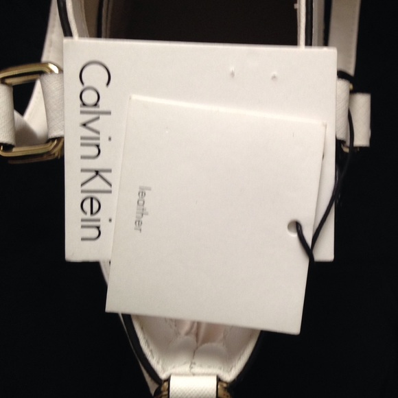 Gorgeous white leather / gold stud bag! - Picture 3 of 4