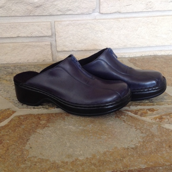 Navy Leather Clarks