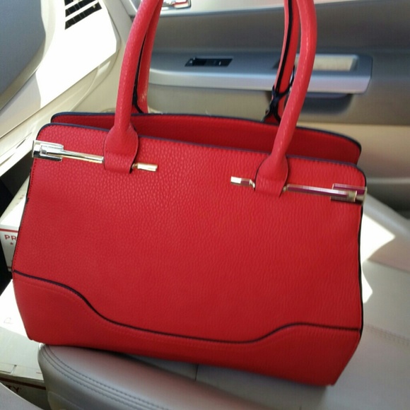 "La Terre Fashion " Red Purse