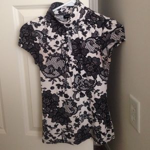 Floral design shirt XS express