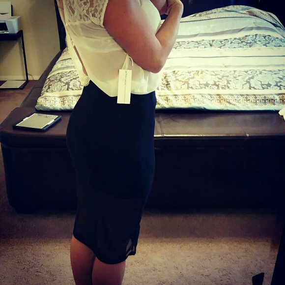 S.O.L.D - Picture 3 of 4