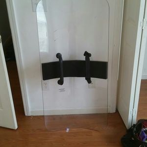 Shatterproof riot shield