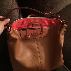 BOTTOM PRICE ‼️large convertible hobo Dooney