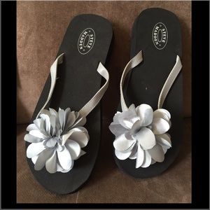 Steve Madden flip flops