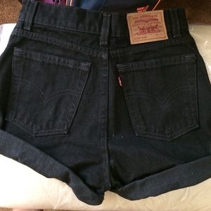 High wasted Levi shorts