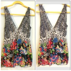 Sheer v-neck tunic by Gracie