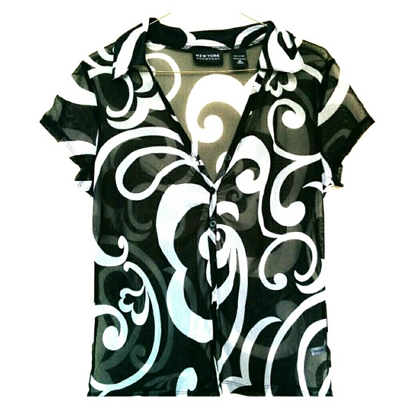 ***SOLD*** New York & Company Top