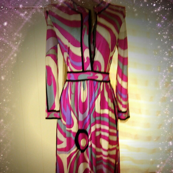 Lord & Taylor Dresses & Skirts - Lord & taylor 100% silk purchased in Italy