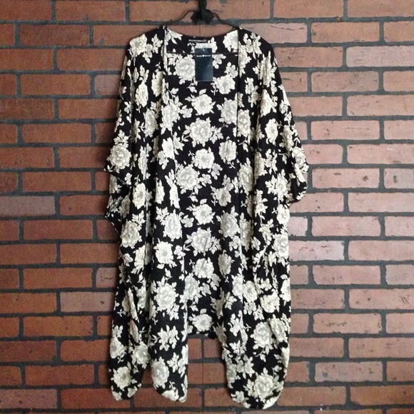 Brandy Melville kimono