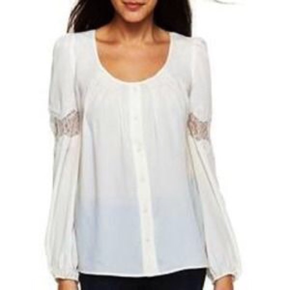 🎉HOST PICK🎉Lace Peasant Blouse - Picture 2 of 4