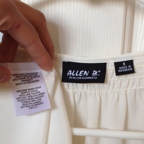 🎉HOST PICK🎉Lace Peasant Blouse - Picture 4 of 4