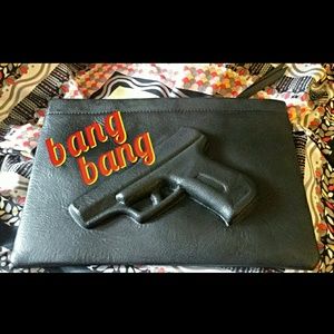 🆕Black Embossed Gun Clutch, Vlieger & Vandam