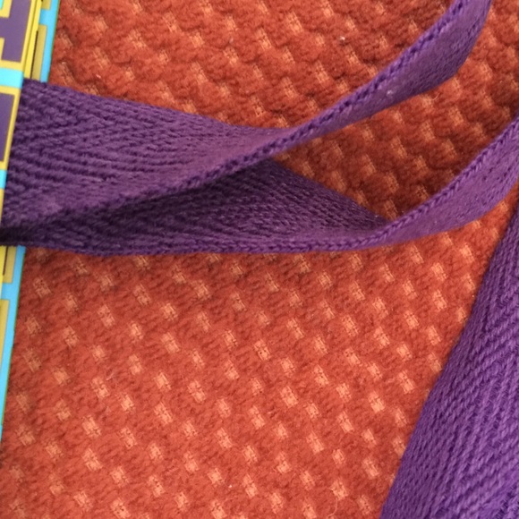 Tory Burch gift bag with fabric handles - Picture 2 of 3