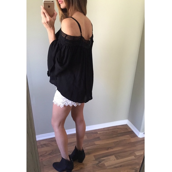 Sold Beautiful Black Flowey Boho Top - Picture 4 of 4