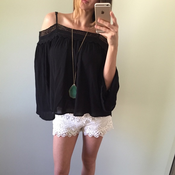 Sold Beautiful Black Flowey Boho Top - Picture 2 of 4