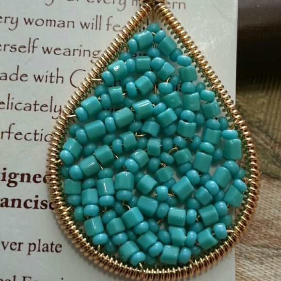 Dangling Earrings - Picture 2 of 3