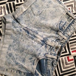 High waisted acid washed shorts ☺️